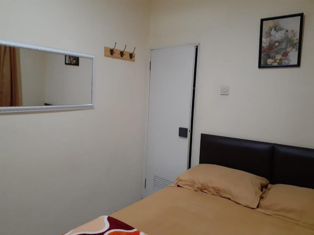 Kost Carmelia Syariah Baranangsiang Bogor Hotel Buitenkant foto