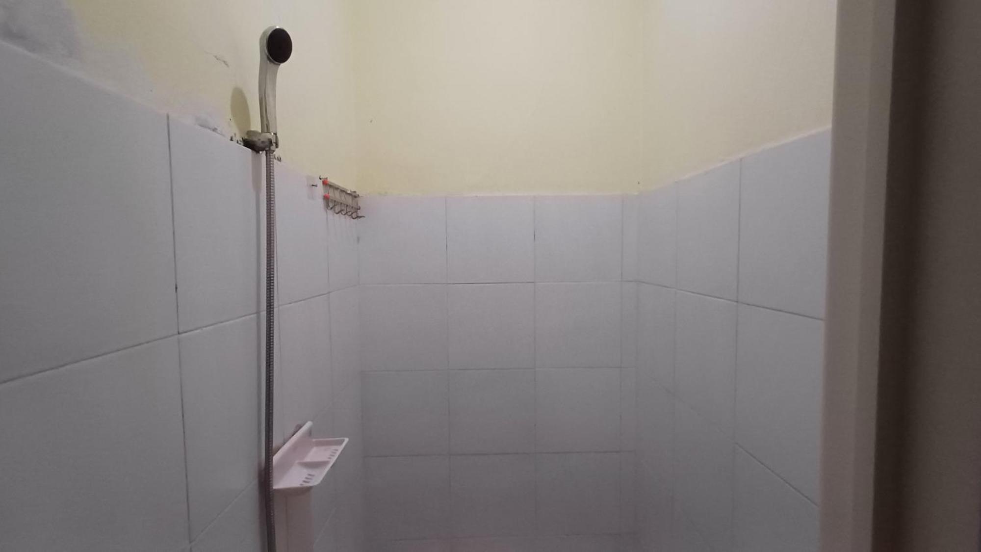 Kost Carmelia Syariah Baranangsiang Bogor Hotel Buitenkant foto